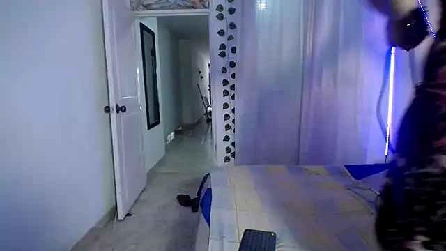 ivonne  hott1 online show from 09/26/25, 06:45