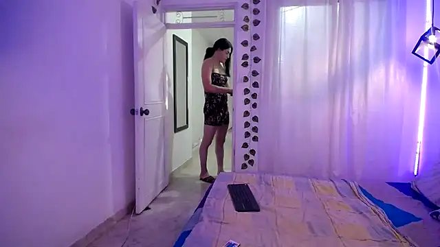 ivonne  hott1 online show from 09/28/25, 06:02