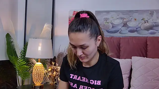 NicolLopeze online show from 12/19/24, 12:12