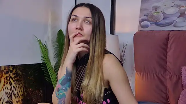 NicolLopeze online show from 02/20/25, 05:29