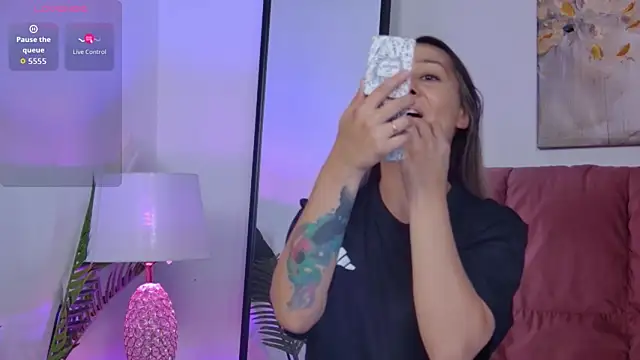 NicolLopeze online show from 09/15/25, 05:51