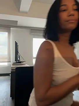 Isabella2603 online show from 03/21/25, 05:34