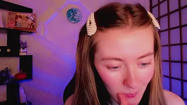 KateCuddle online show from 12/12/24, 05:31