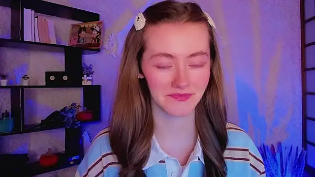 KateCuddle online show from 12/17/24, 02:12