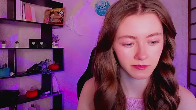 KateCuddle online show from 12/19/24, 02:12