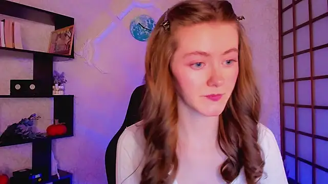 KateCuddle online show from 12/25/24, 05:37