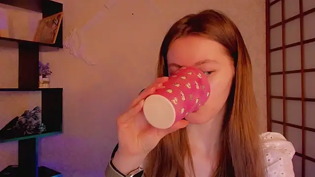 KateCuddle online show from 03/10/25, 05:33