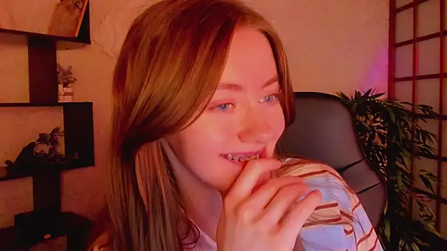 KateCuddle online show from 03/12/25, 05:46