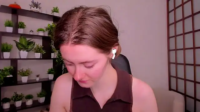 KateCuddle online show from 10/16/25, 02:12