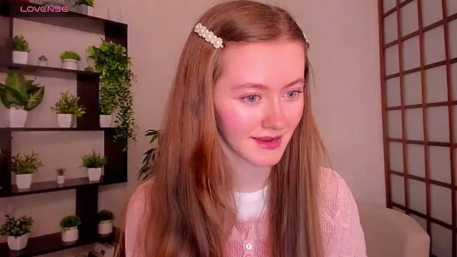 KateCuddle online show from 11/19/25, 02:22