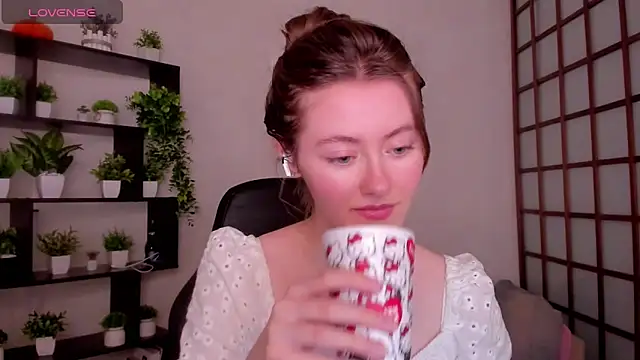 KateCuddle online show from 02/18/26, 02:51