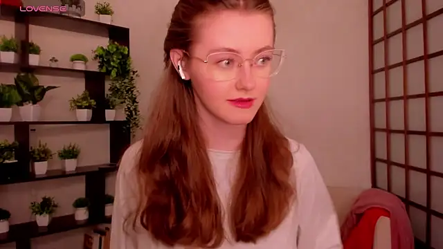 KateCuddle online show from 05/18/26, 02:40