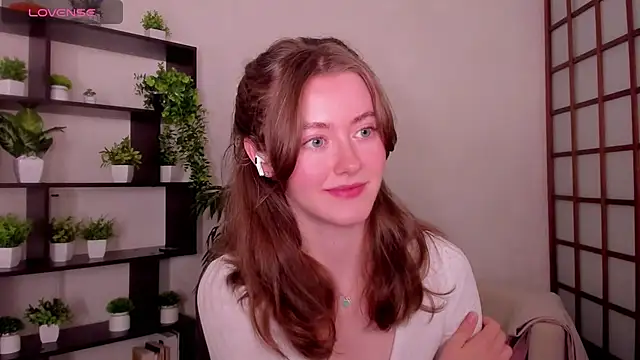 Snapshot of KateCuddle chatting on 07/09/26, 03:32 KateCuddle online show from 07/09/26, 03:32