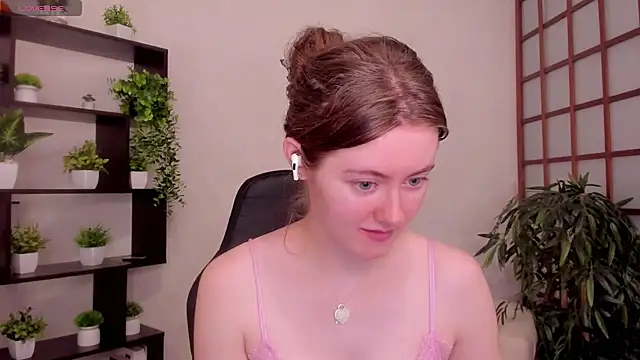 Snapshot of KateCuddle chatting on 07/30/26, 02:21 KateCuddle online show from 07/30/26, 02:21