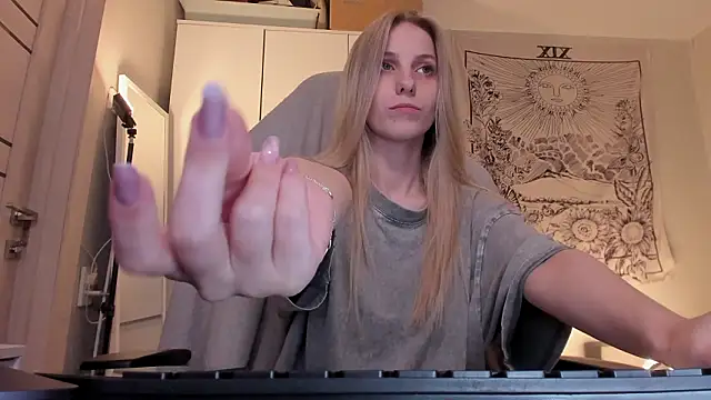 Anna Fink online show from 03/22/26, 07:50