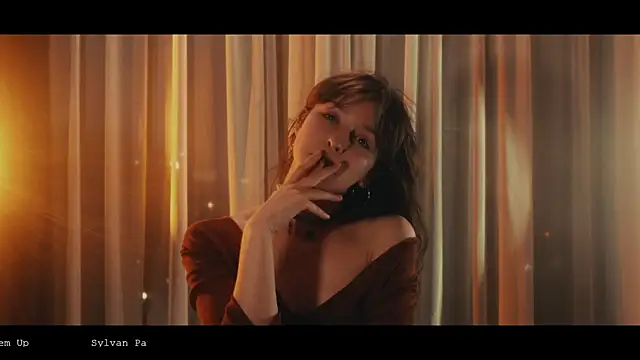 WebCora online show from 04/10/26, 04:44