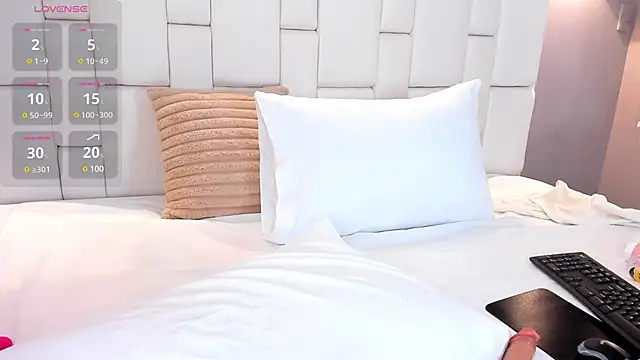 ValeriaGarcia online show from 12/18/24, 12:18