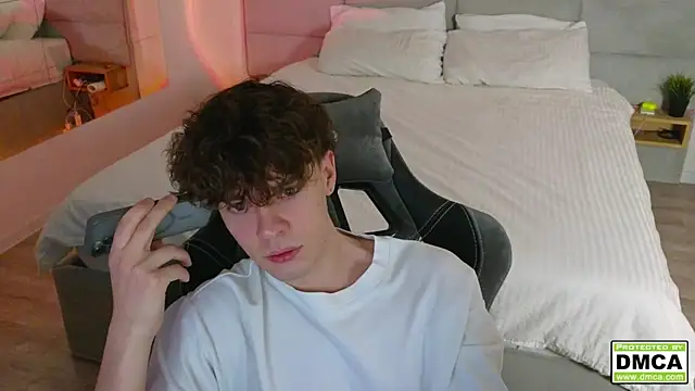 cute thomas online show from 12/16/24, 12:04