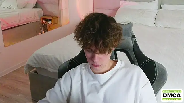 cute thomas online show from 12/16/24, 03:08