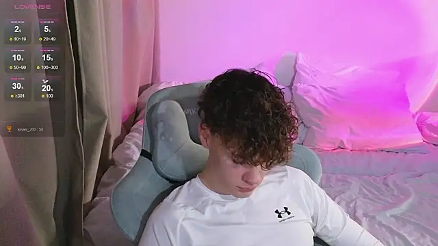 cute thomas online show from 03/18/26, 06:11