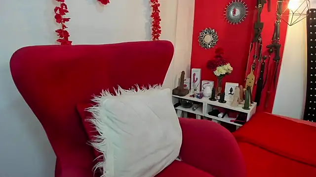 julieta evans  online show from 12/16/24, 10:03