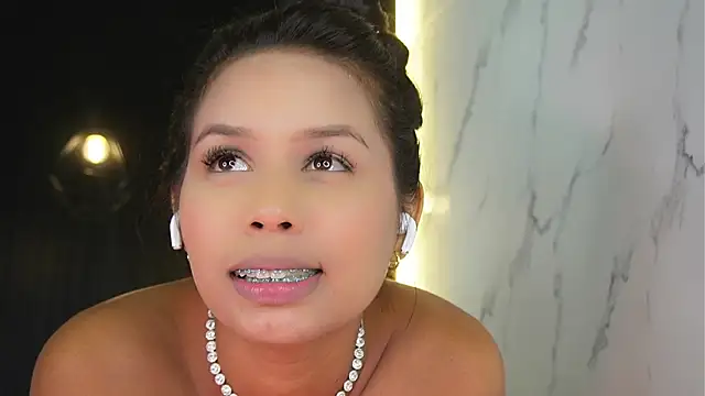 Snapshot of charlotte_01 chatting on 02/22/25, 06:06 charlotte 01 online show from 02/22/25, 06:06