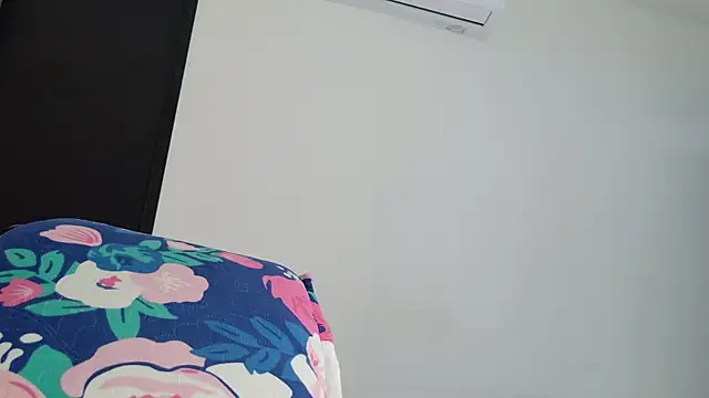 Snapshot of celeste_sea chatting on 04/28/26, 07:19 celeste sea online show from 04/28/26, 07:19