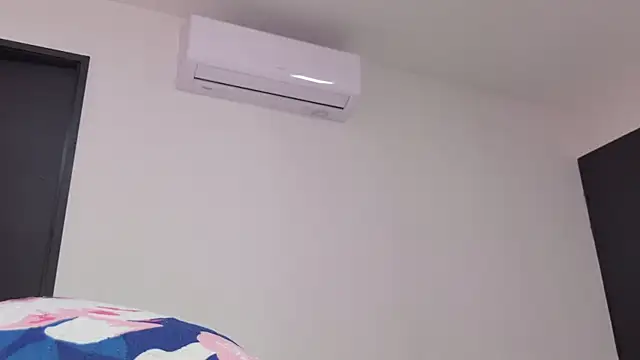 Snapshot of celeste_sea chatting on 06/18/26, 07:18 celeste sea online show from 06/18/26, 07:18