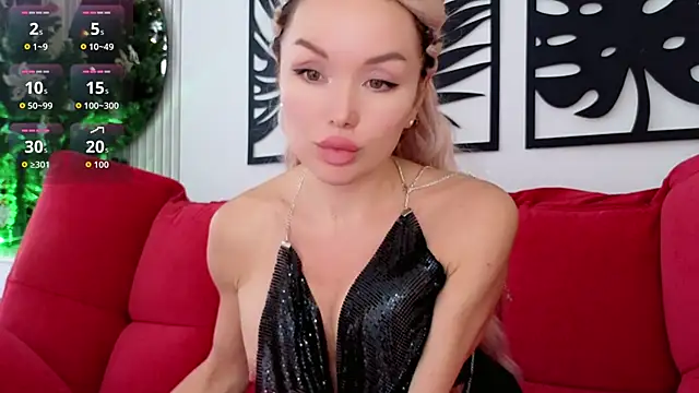 WhiteBunny online show from 12/23/25, 08:01