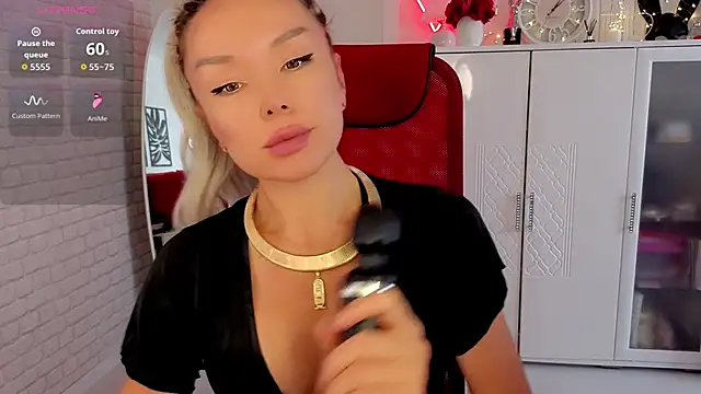 WhiteBunny online show from 04/20/26, 07:55