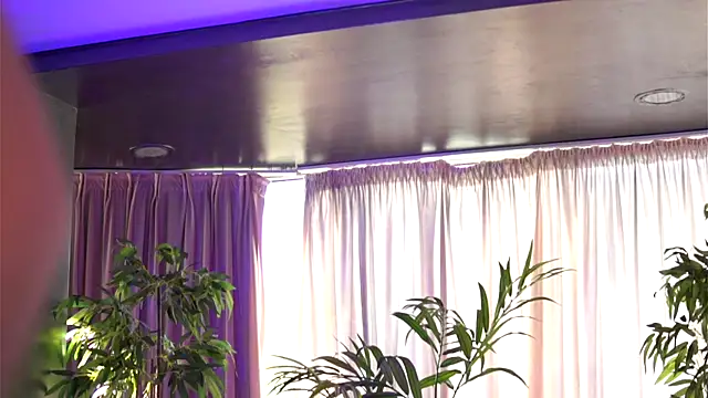 HotSkinnyX online show from 09/18/25, 06:15