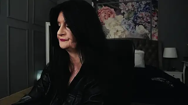 DomMelissaW online show from 09/29/25, 08:02