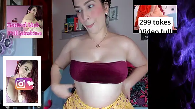 Snapshot of Nicole_x chatting on 03/21/25, 11:56 Nicole x online show from 03/21/25, 11:56