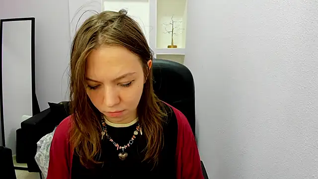 Persephoni online show from 04/12/26, 05:07