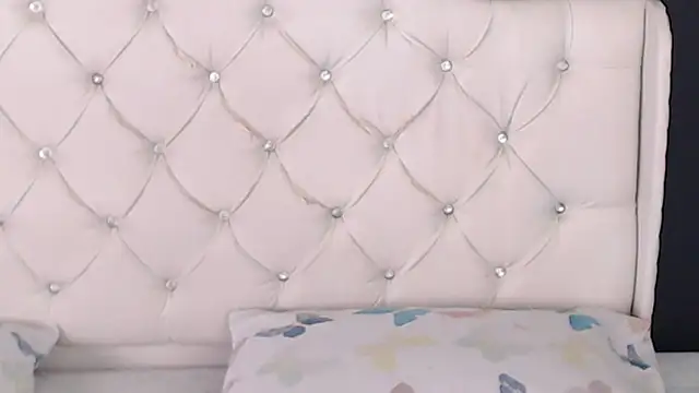 LiaVillalobos online show from 09/12/25, 02:06