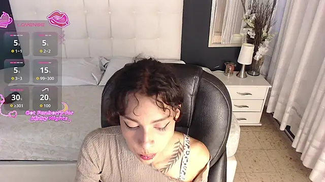 LiaVillalobos online show from 12/17/25, 02:12