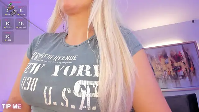 SophieBarnett online show from 10/13/25, 11:05