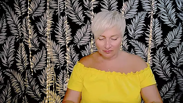 Olivia playful online show from 10/06/25, 11:29