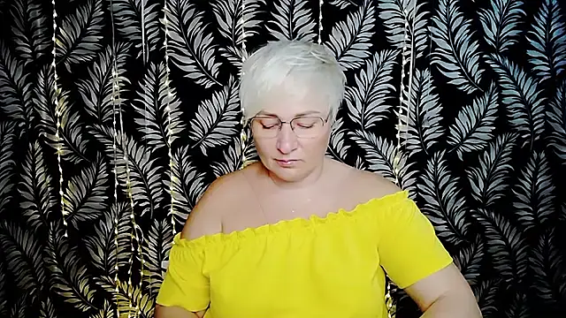 Snapshot of Olivia_playful chatting on 06/29/26, 10:37 Olivia playful online show from 06/29/26, 10:37