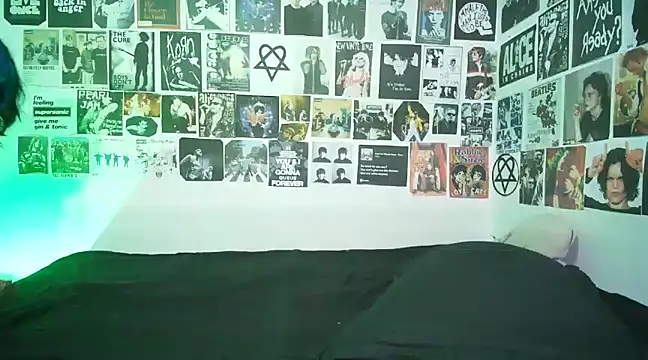 Snapshot of BonnieStardust chatting on 01/04/25, 12:48 BonnieStardust online show from 01/04/25, 12:48