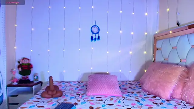 Julieth Rossi online show from 01/24/25, 04:05