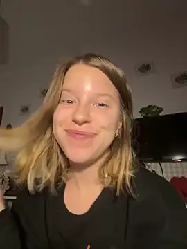 kimczii online show from 10/08/25, 09:01