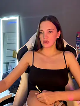 julia fly online show from 11/10/25, 09:52