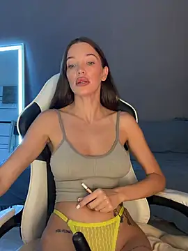 julia fly online show from 07/07/26, 07:23