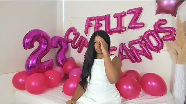 ZOEGARNER01 online show from 12/21/25, 07:32