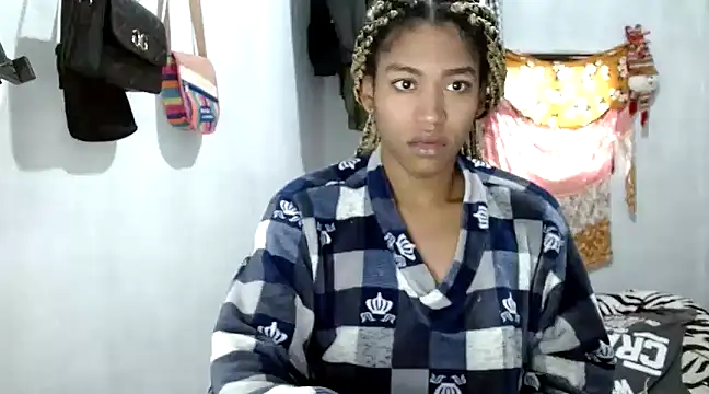 angelamarie1 online show from 02/06/25, 12:26