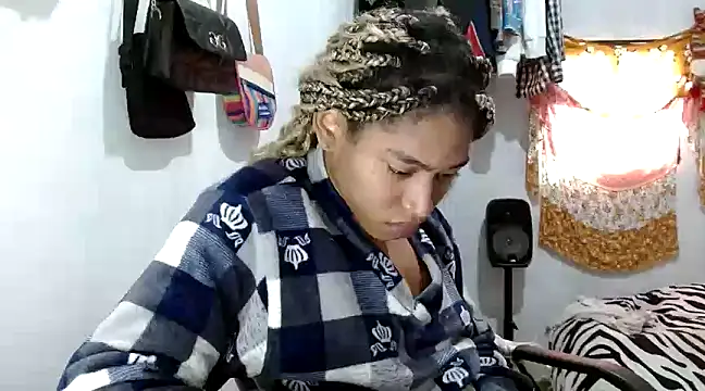 angelamarie1 online show from 02/11/25, 03:40