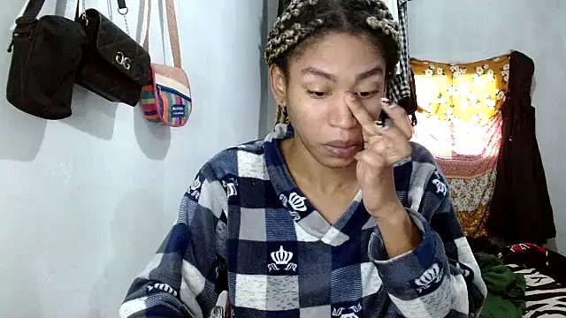 angelamarie1 online show from 02/22/25, 12:51