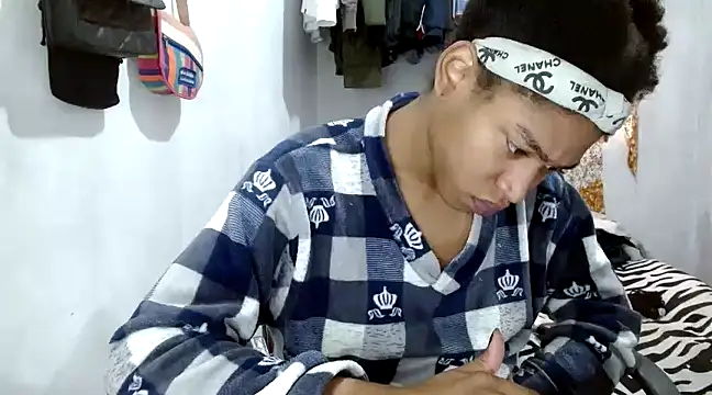 angelamarie1 online show from 03/22/25, 12:57