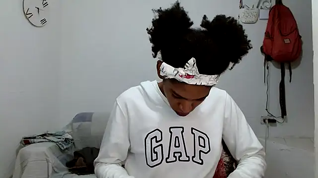 angelamarie1 online show from 11/06/25, 10:38